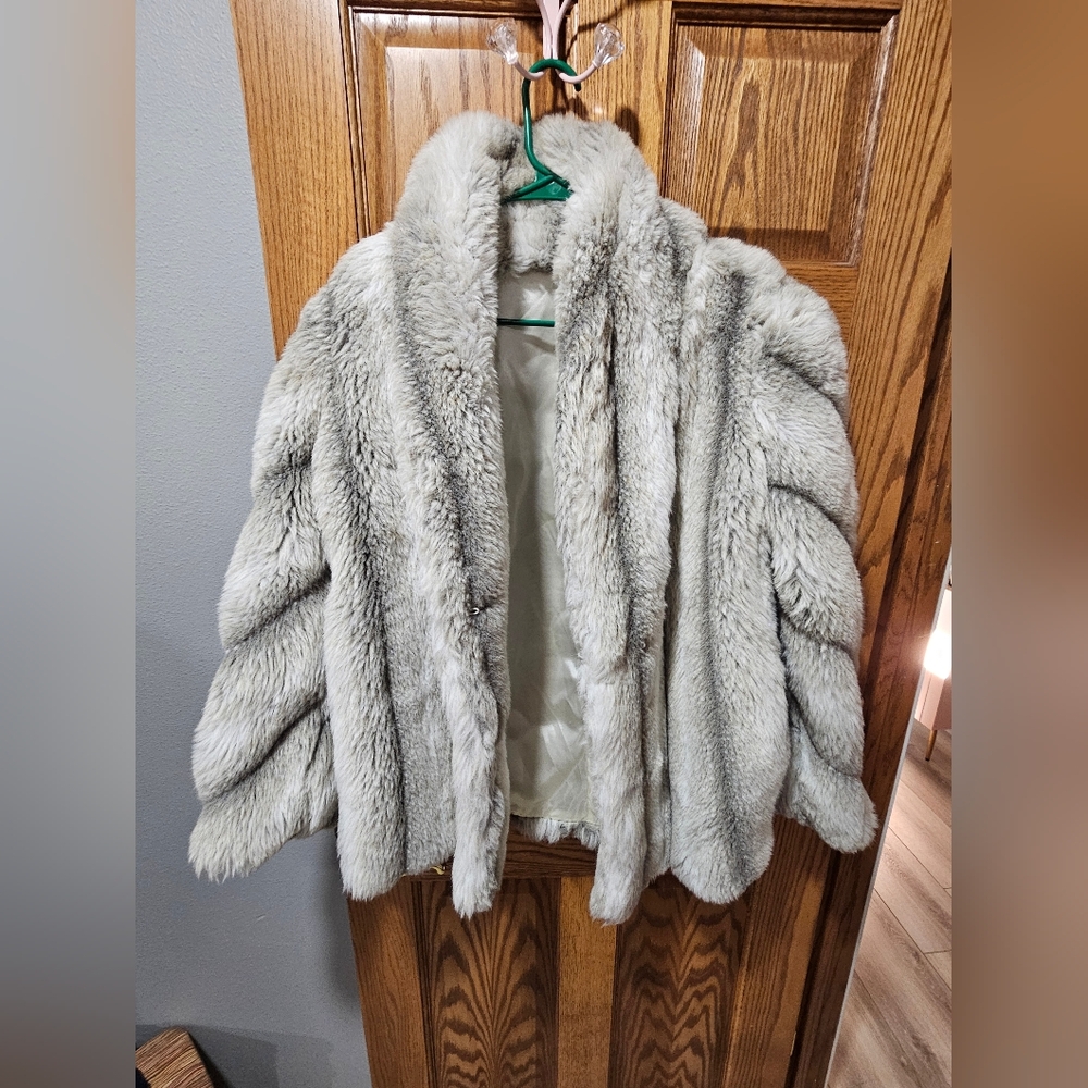 Elegant Vintage G Caseratti Gray Faux Fur Coat
